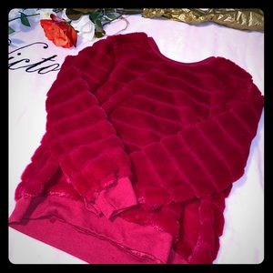 •RED NO BOUNDARIES SWEATER•